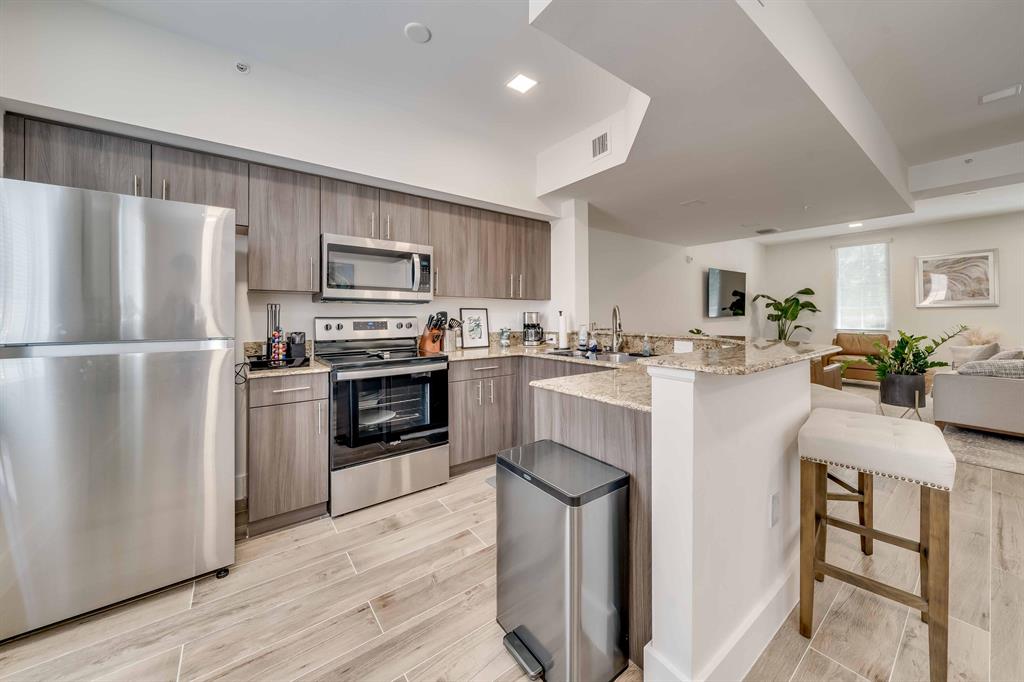 2951 NE 185th Street 2003
