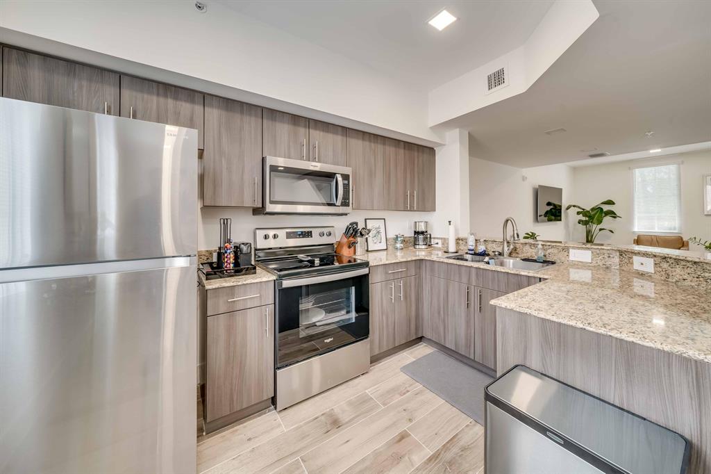 2951 NE 185th Street 2003