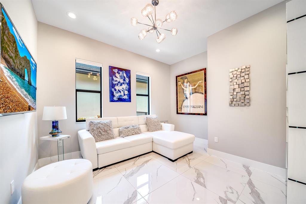 8283 Grand Prix Lane
