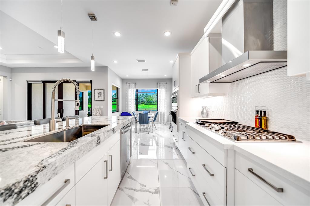 8283 Grand Prix Lane