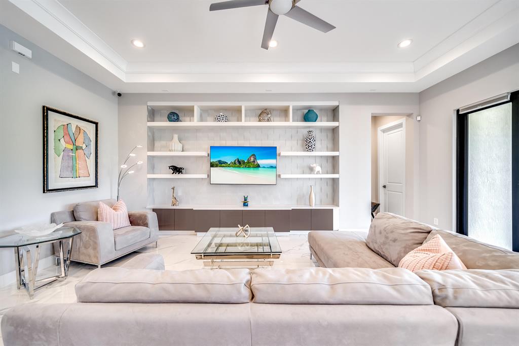 8283 Grand Prix Lane