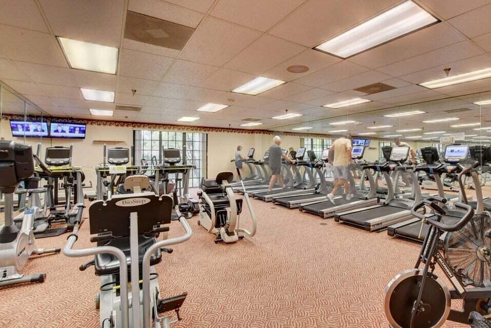 7290 Ashford Place 404
