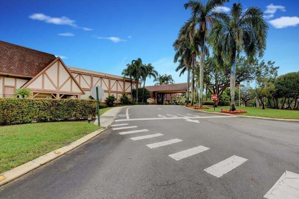 7290 Ashford Place 404