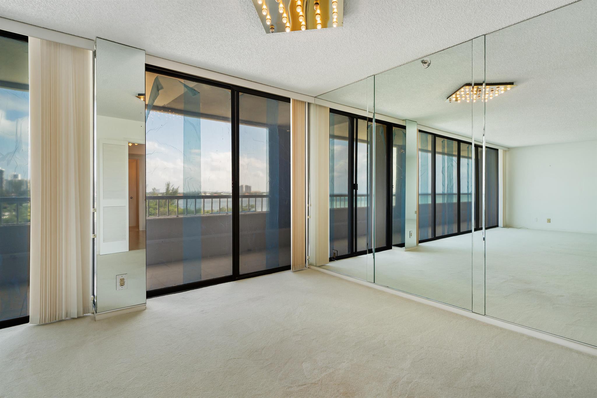 5280 N Ocean Drive 3f