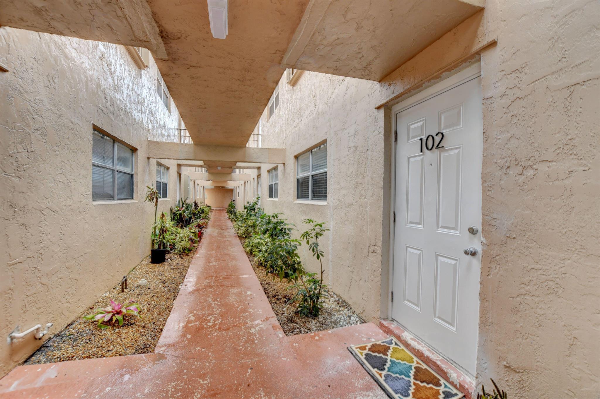 450 SW 2nd Avenue 102