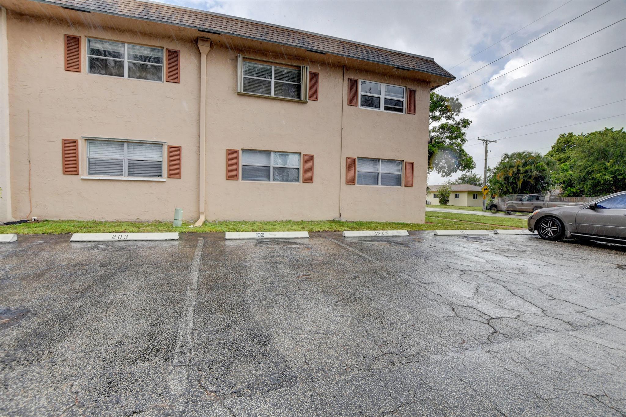 450 SW 2nd Avenue 102