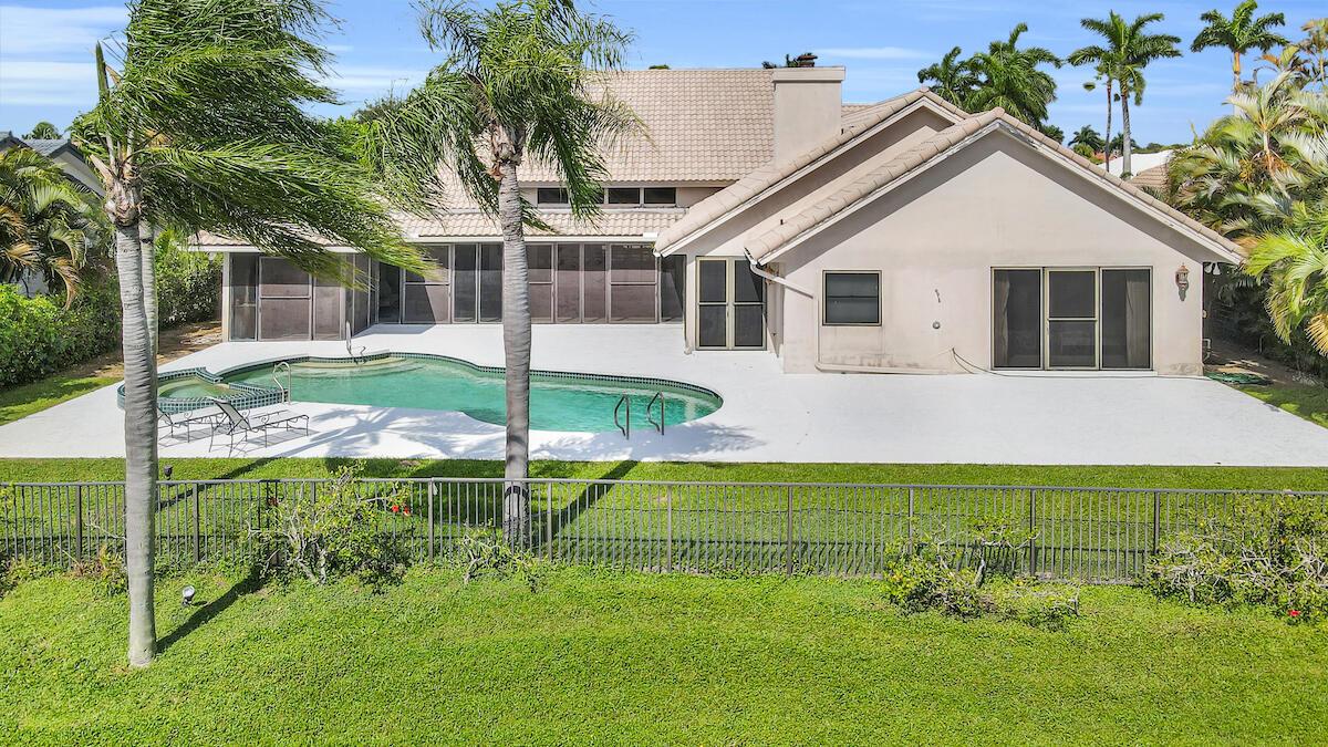 4698 Bocaire Boulevard