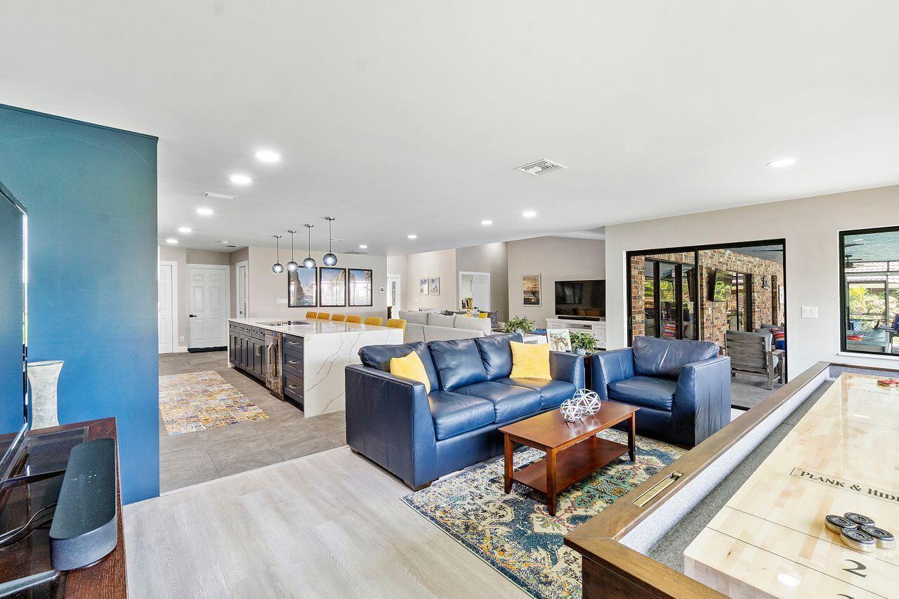 2406 Lob Lolly Lane