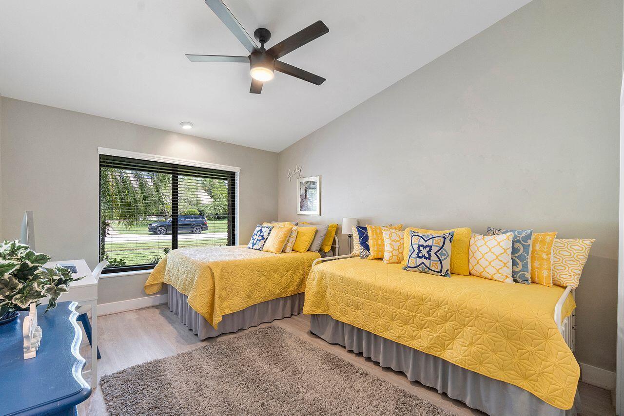 2406 Lob Lolly Lane
