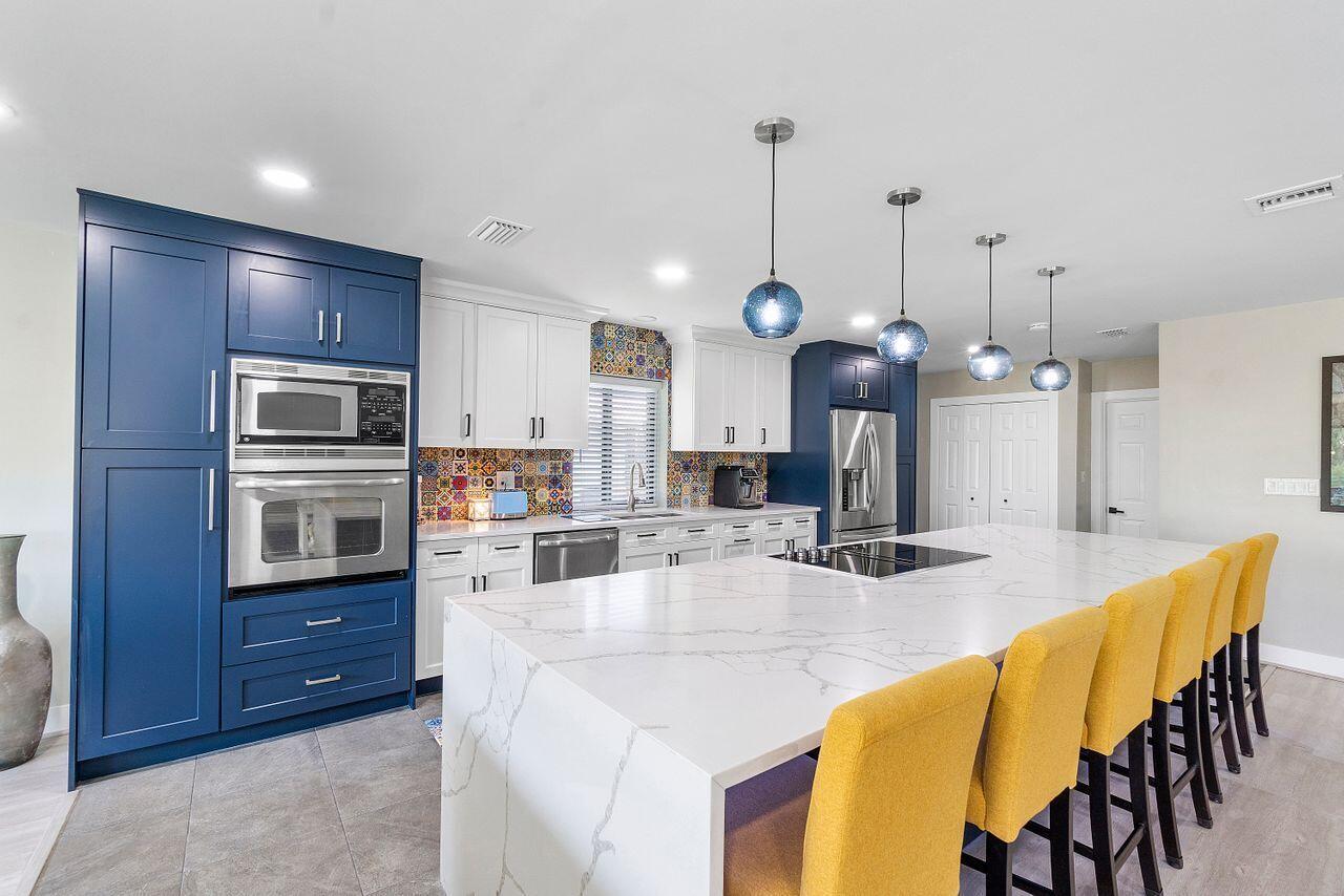2406 Lob Lolly Lane