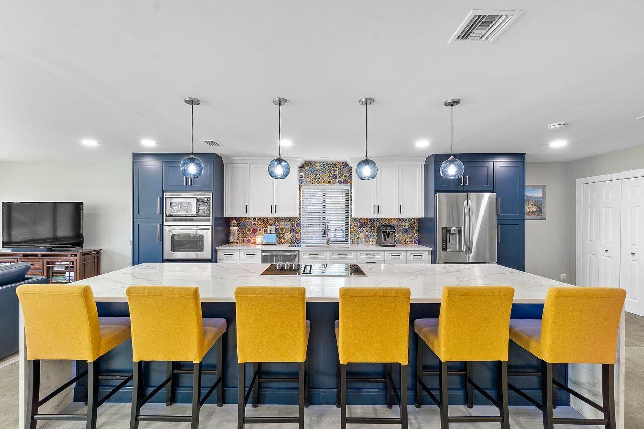 2406 Lob Lolly Lane