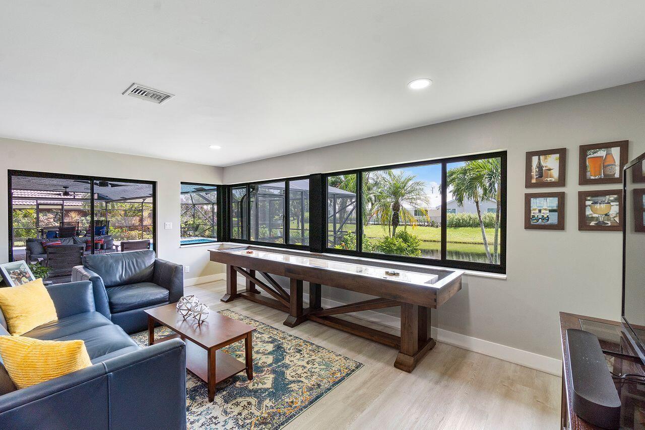 2406 Lob Lolly Lane