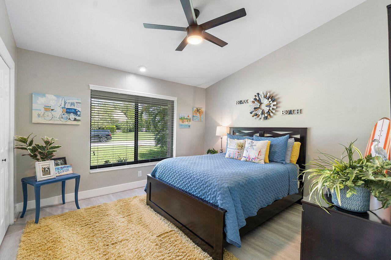 2406 Lob Lolly Lane