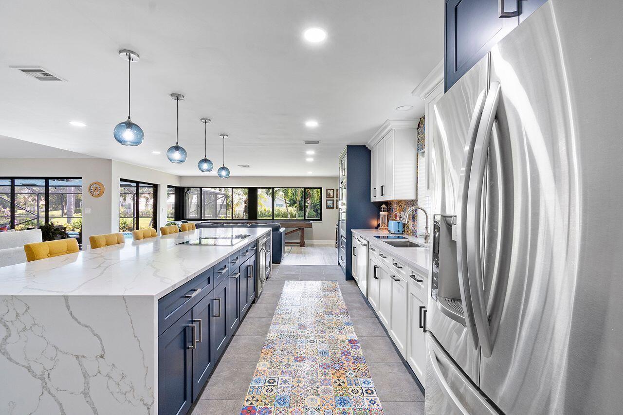 2406 Lob Lolly Lane