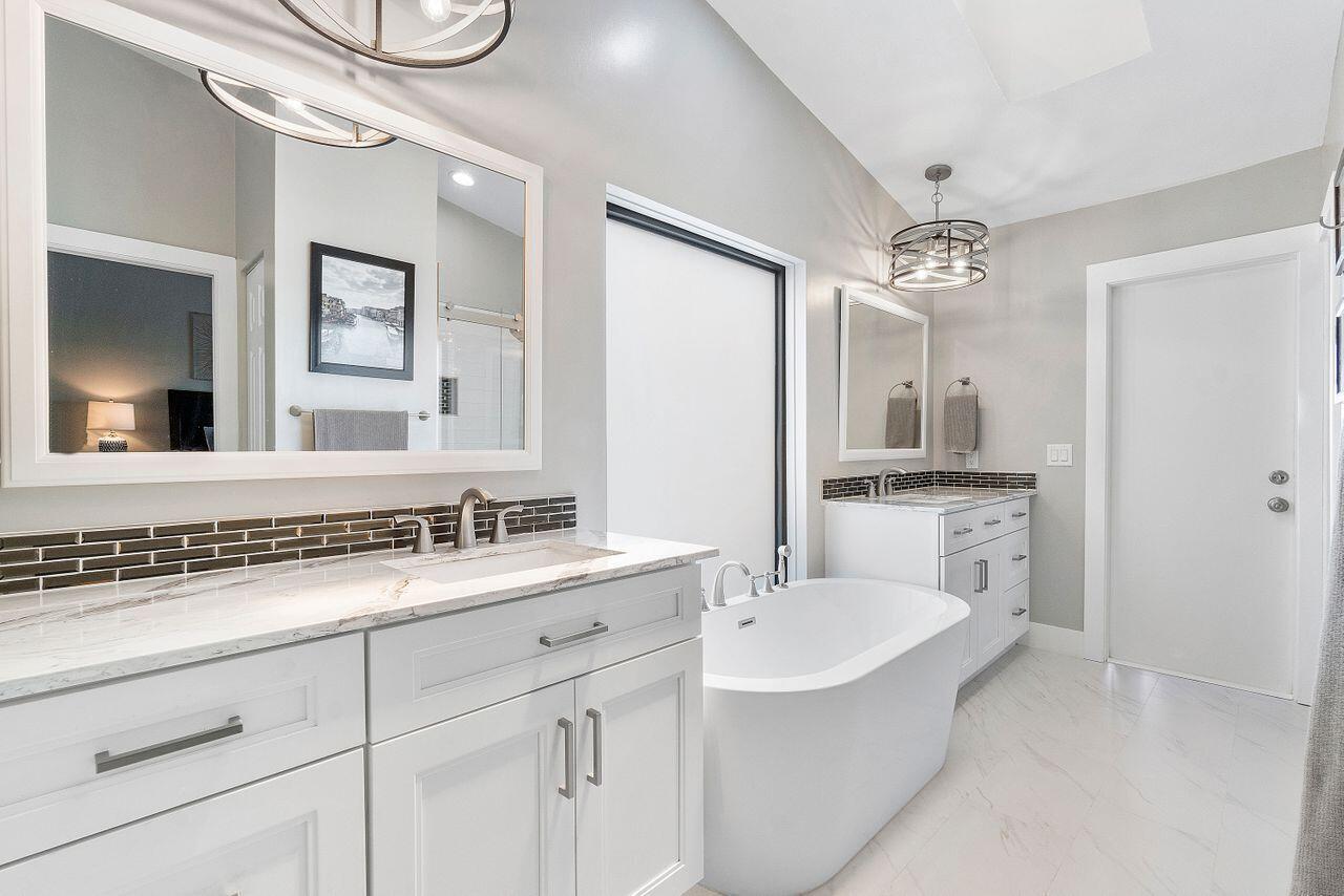 2406 Lob Lolly Lane