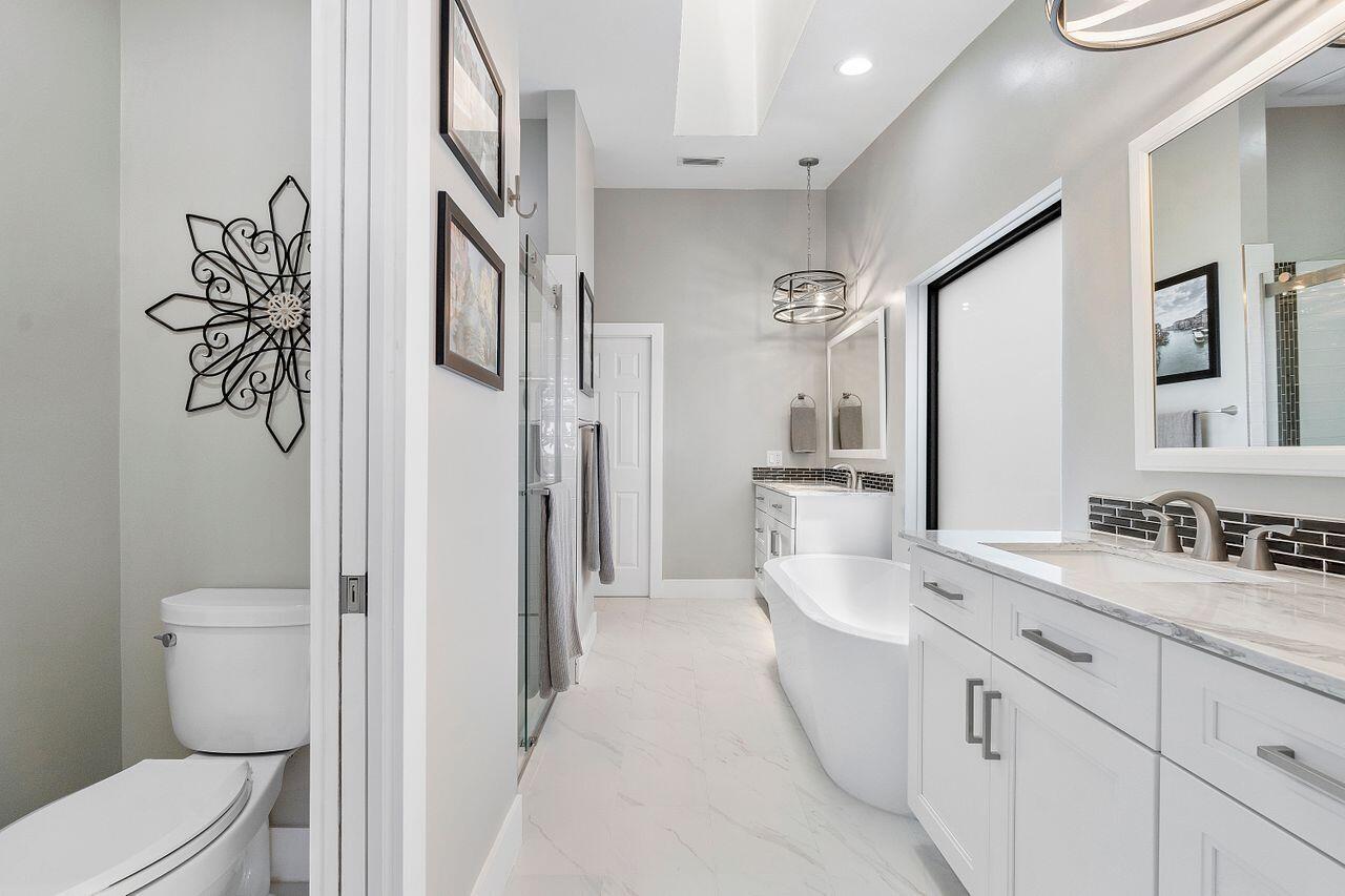 2406 Lob Lolly Lane
