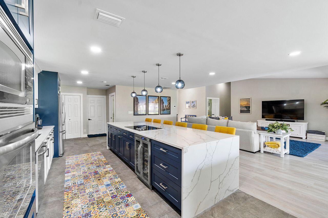 2406 Lob Lolly Lane