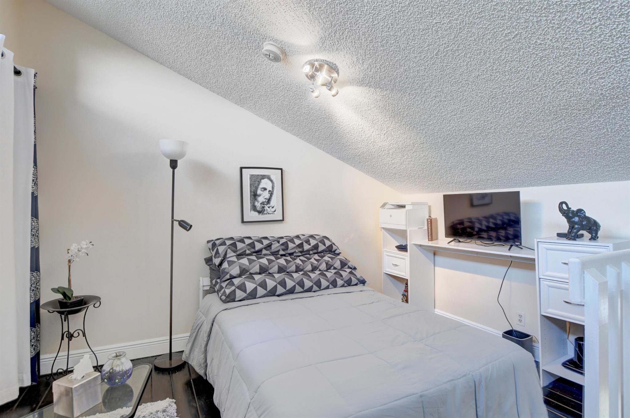 5110 Nesting Way B