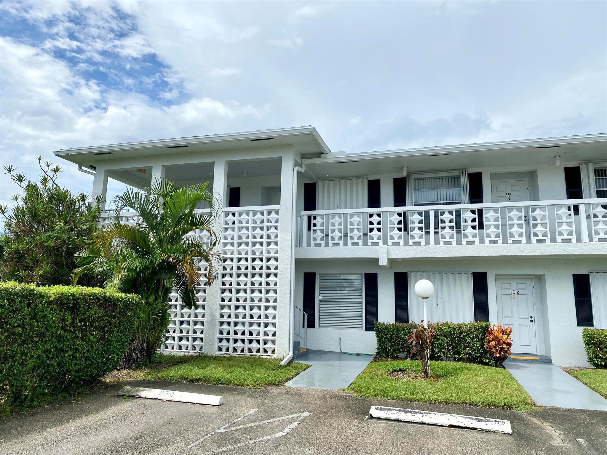 2721 SW 13th Street 201
