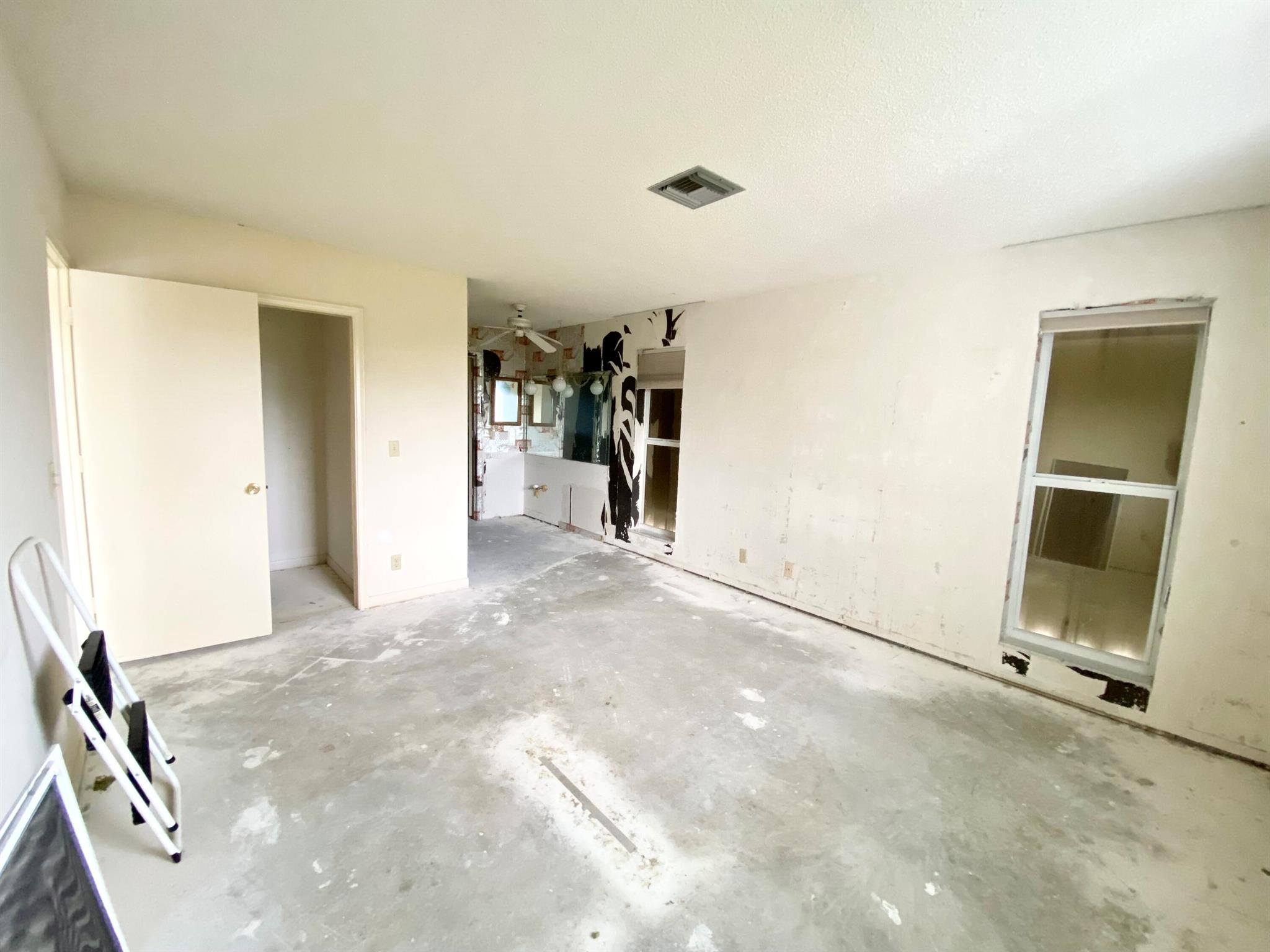 2721 SW 13th Street 201