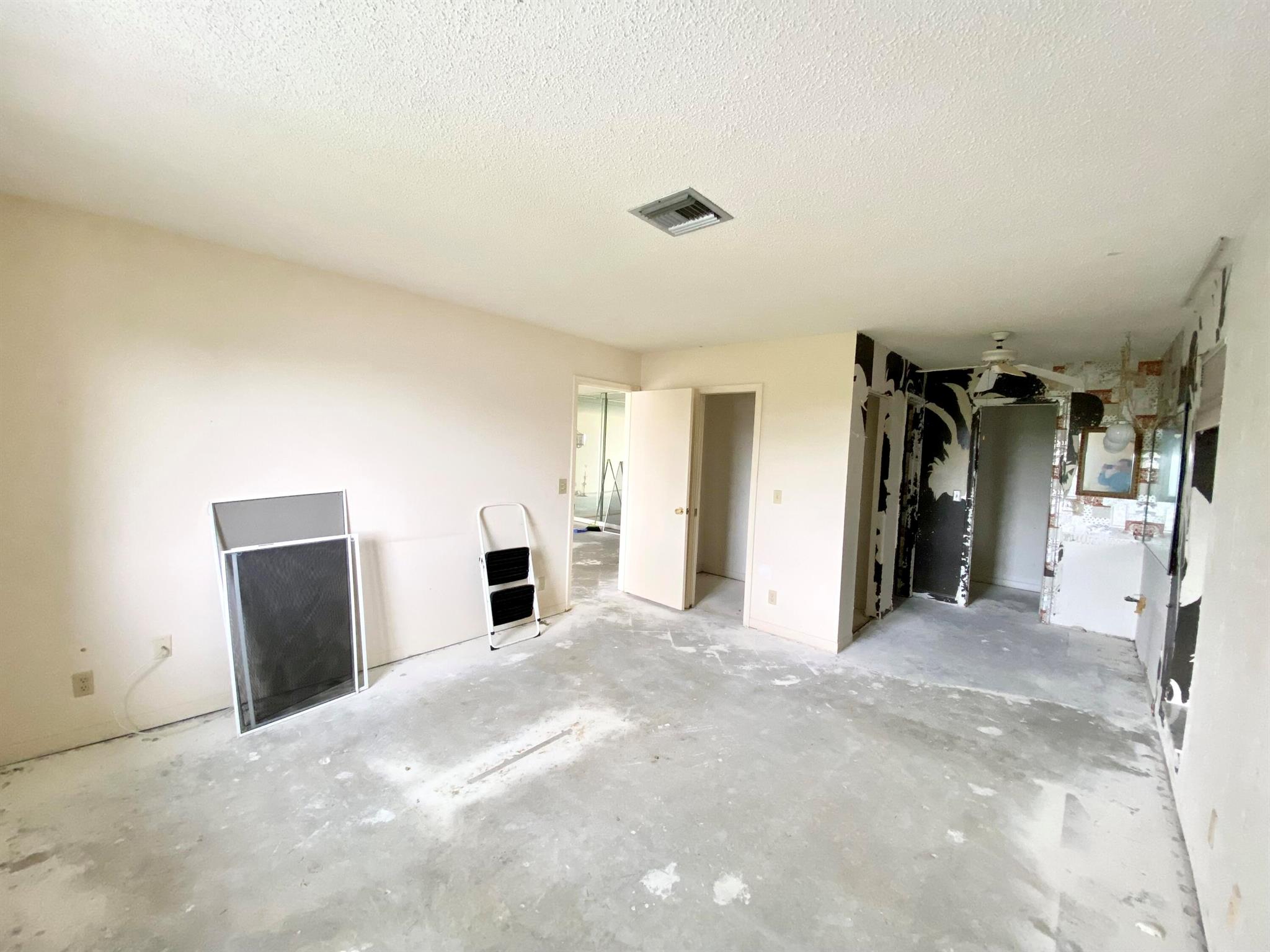 2721 SW 13th Street 201