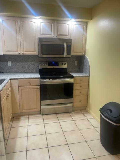 4511 S Ocean Boulevard 904
