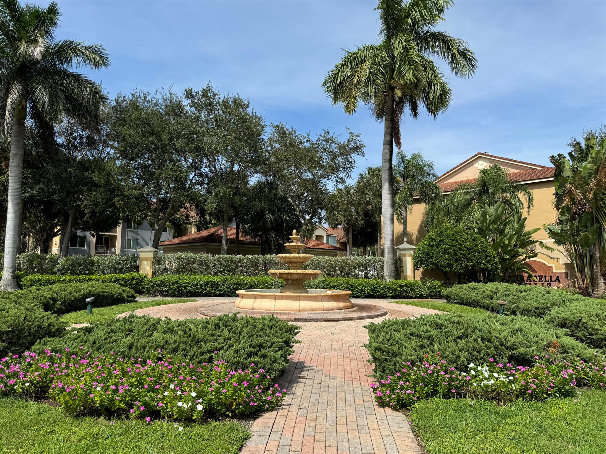 719 Villa Circle 719