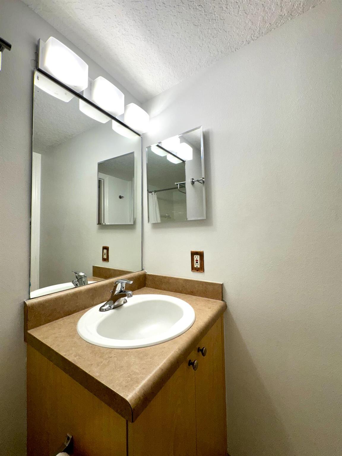 719 Villa Circle 719