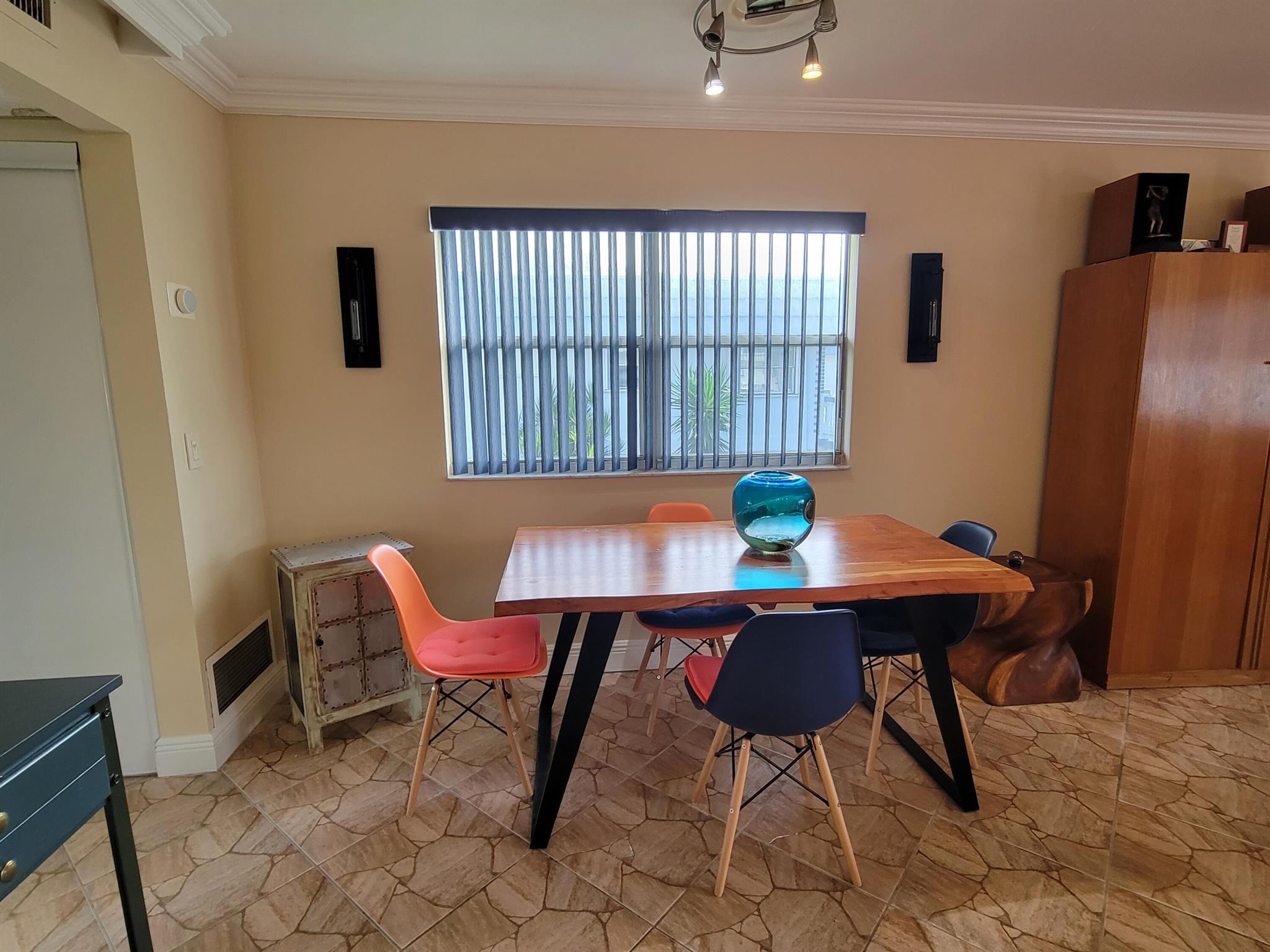 274 Tuscany E 274