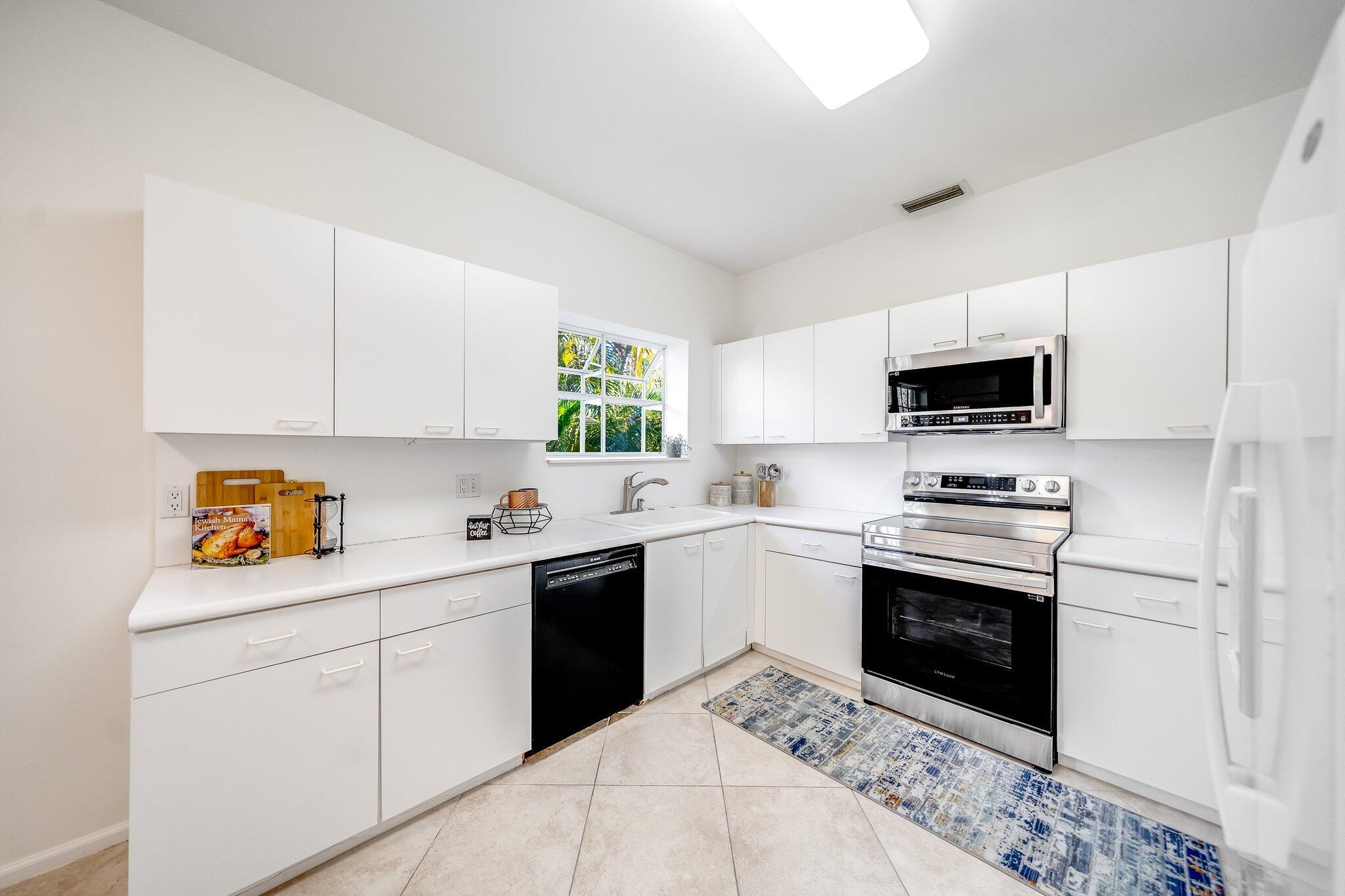 11714 Briarwood Circle 3