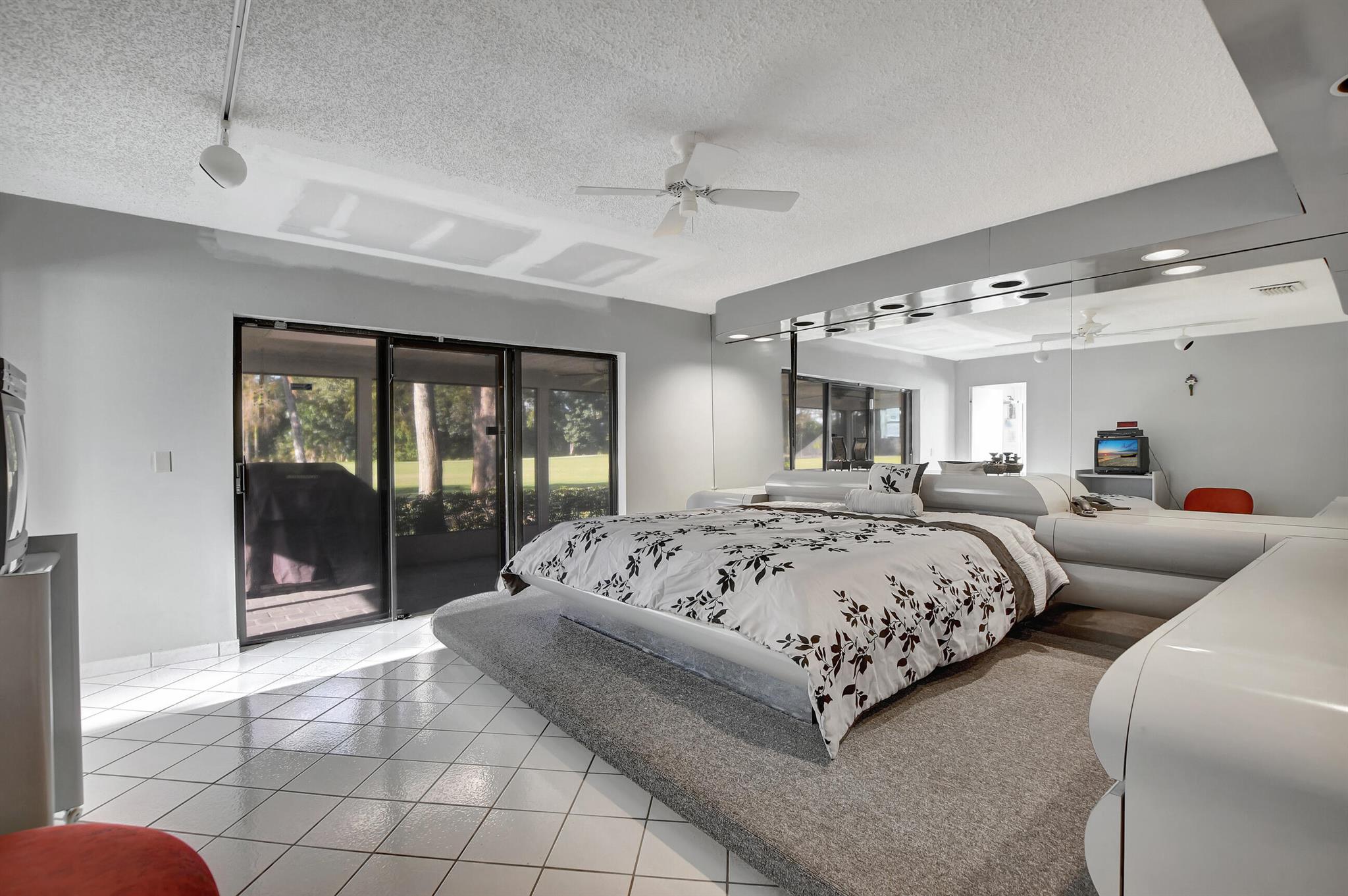 9223 Pecky Cypress Lane 10a