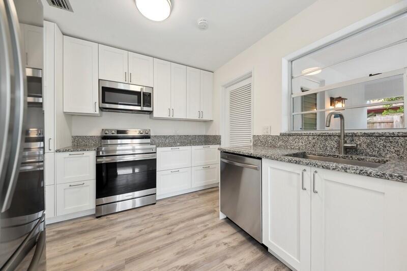 490 NE 5th Circle