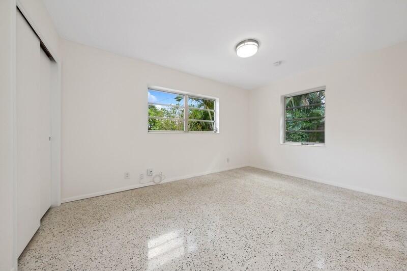 490 NE 5th Circle