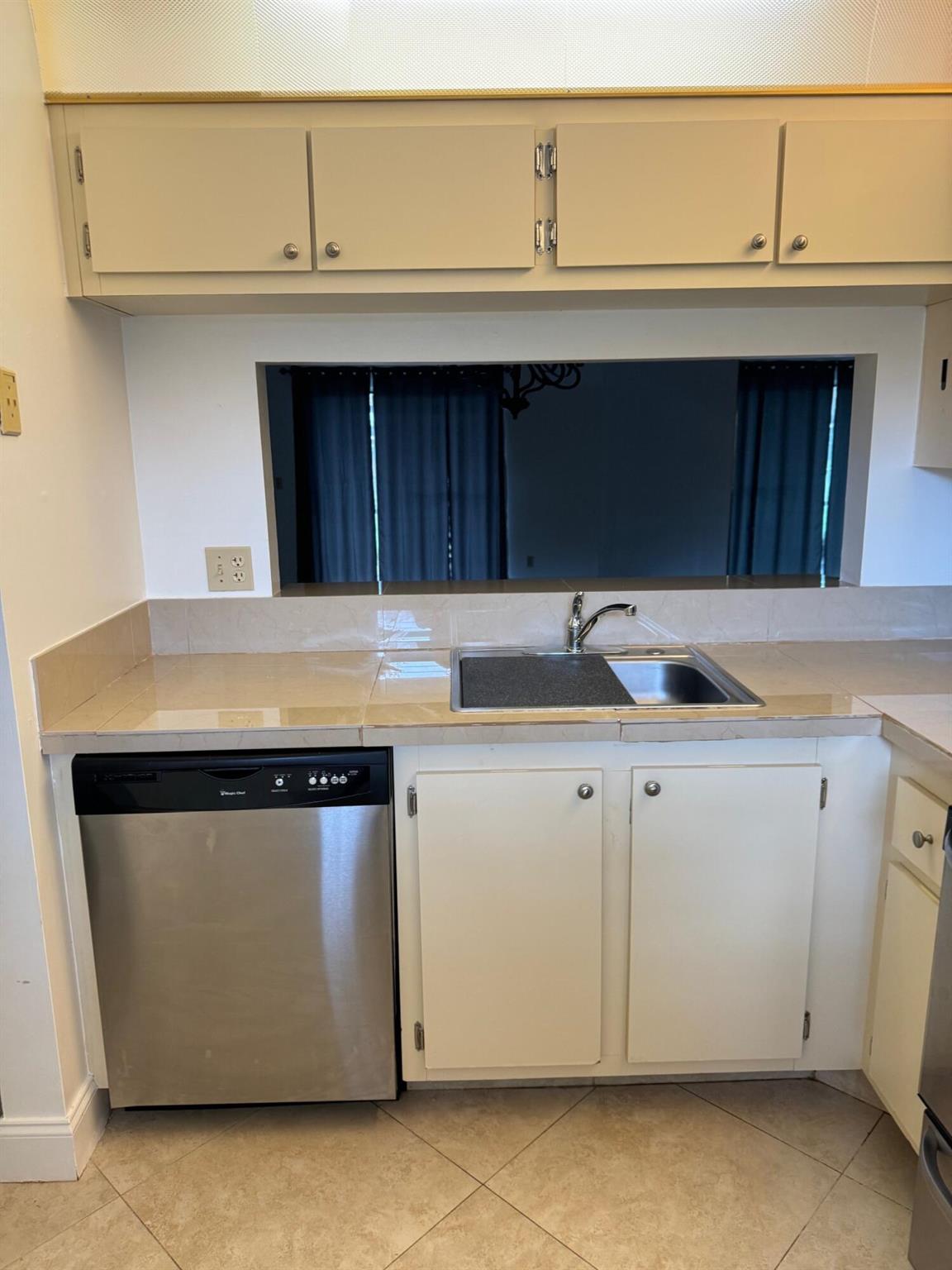 6748 Palmetto Circle S 105