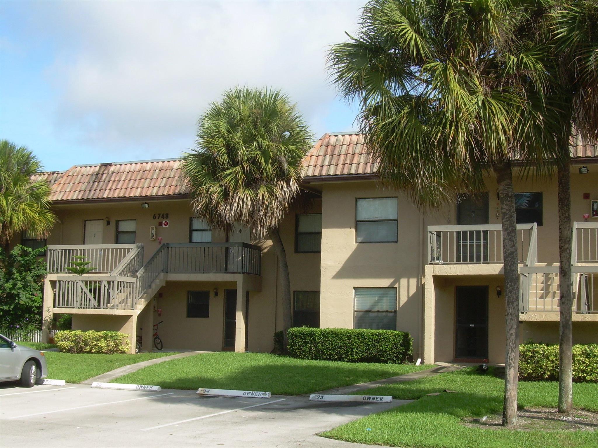 6748 Palmetto Circle S 105