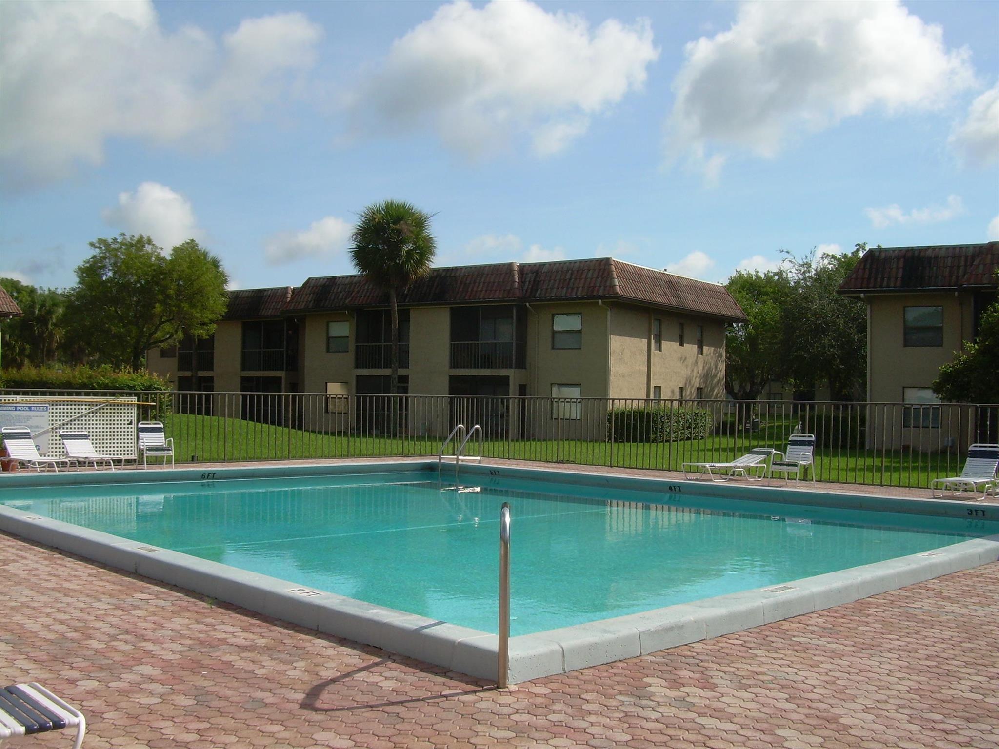 6748 Palmetto Circle S 105