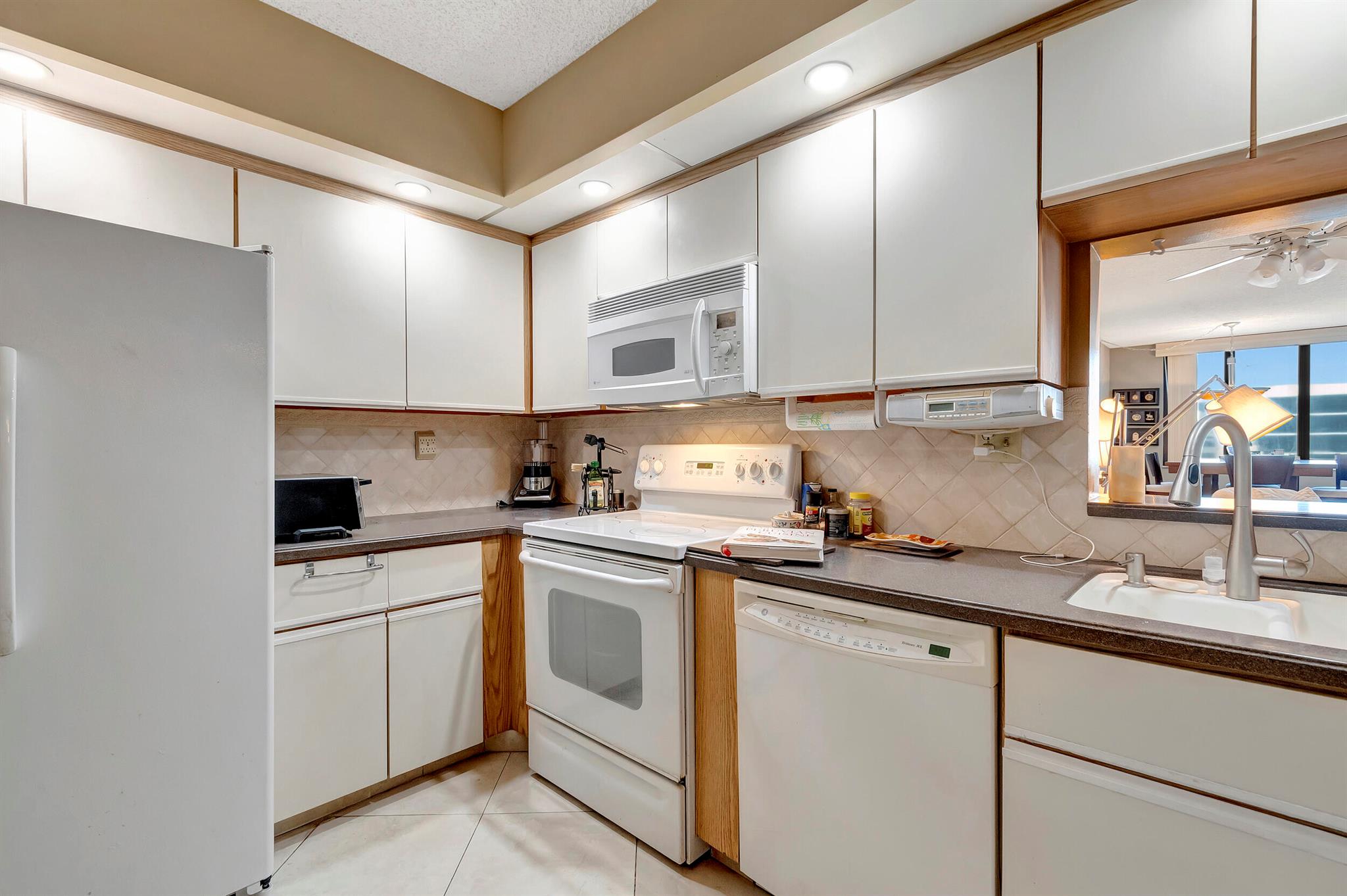 3400 S Ocean Boulevard 14l