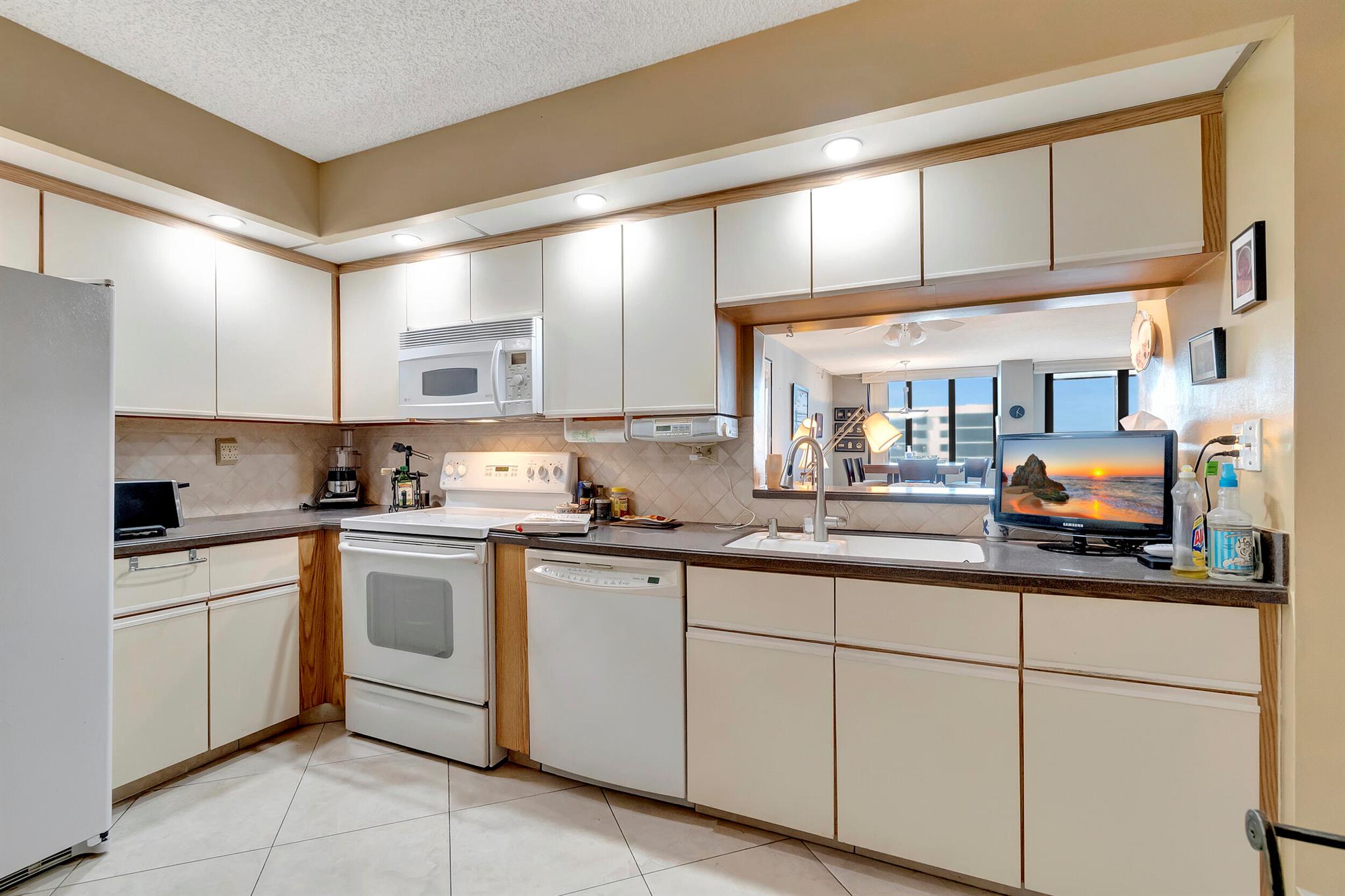 3400 S Ocean Boulevard 14l