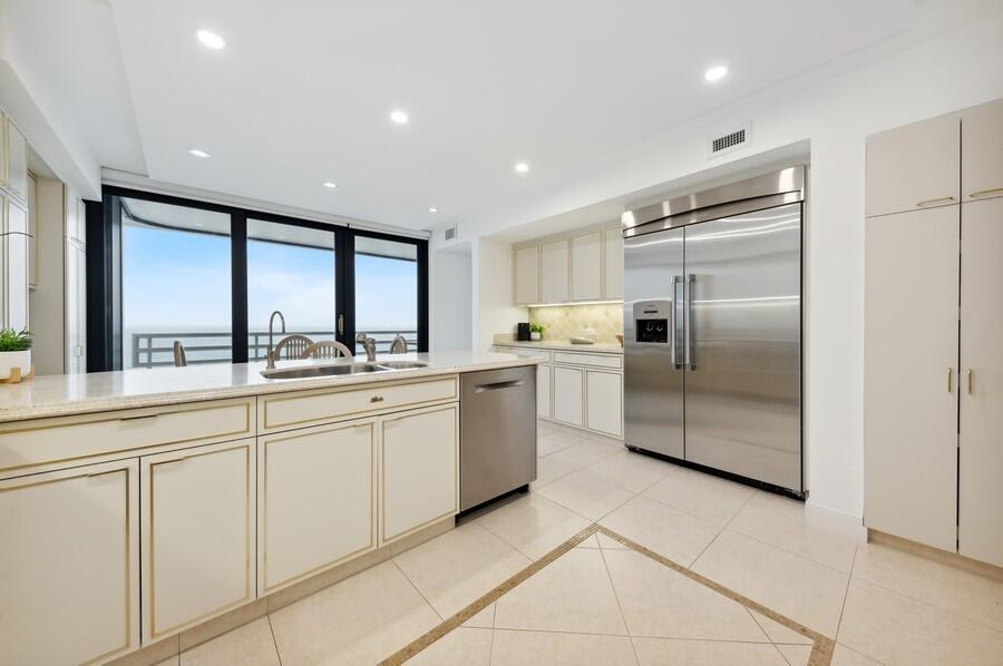 1500 S Ocean Boulevard 804