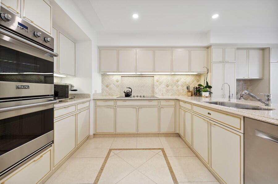 1500 S Ocean Boulevard 804