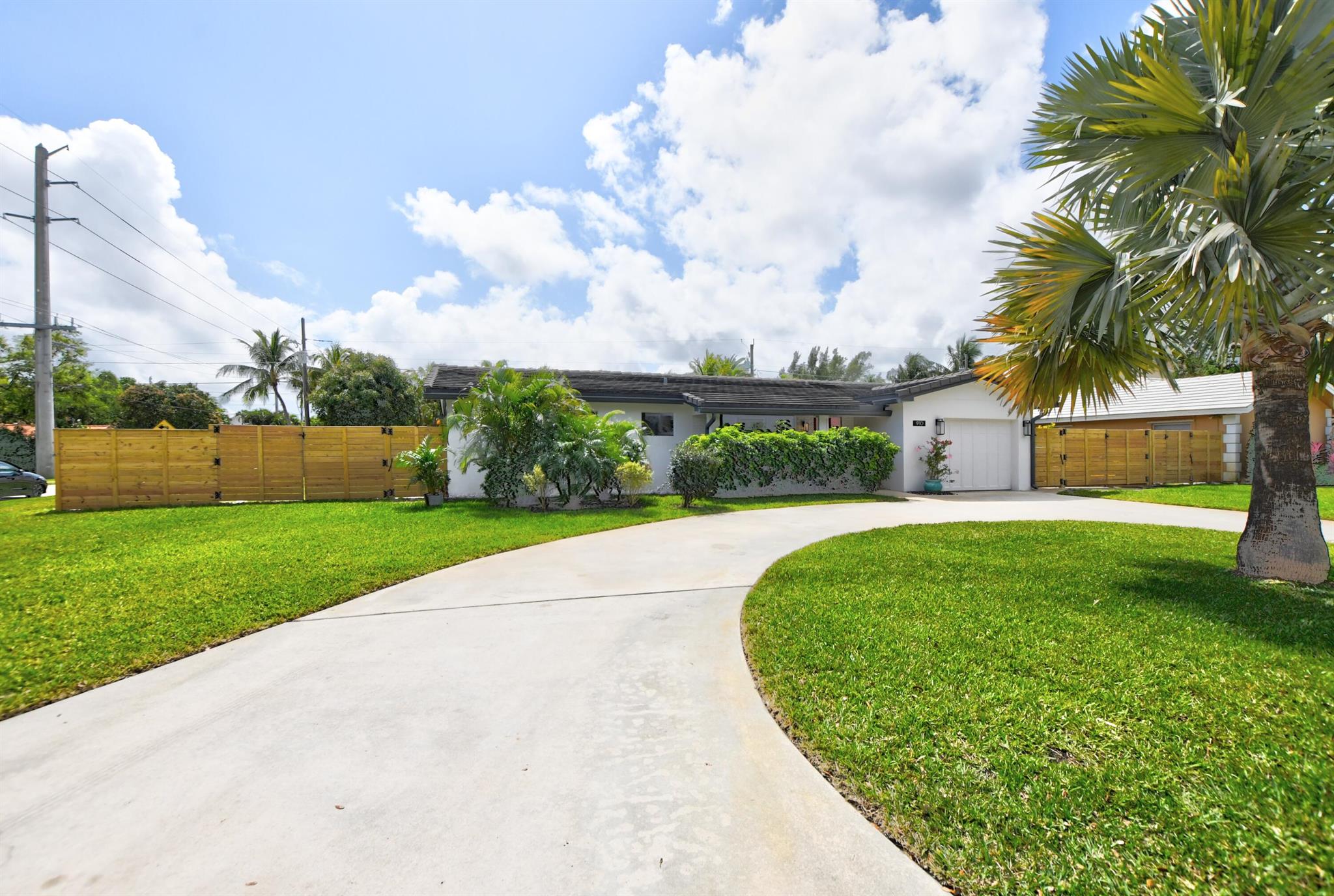 910 SW 21st Street