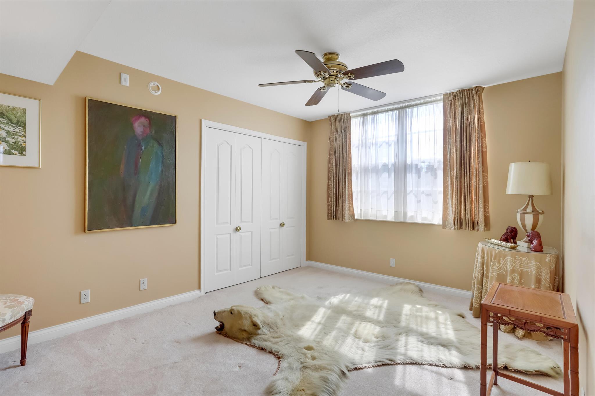 565 Oaks Lane 407