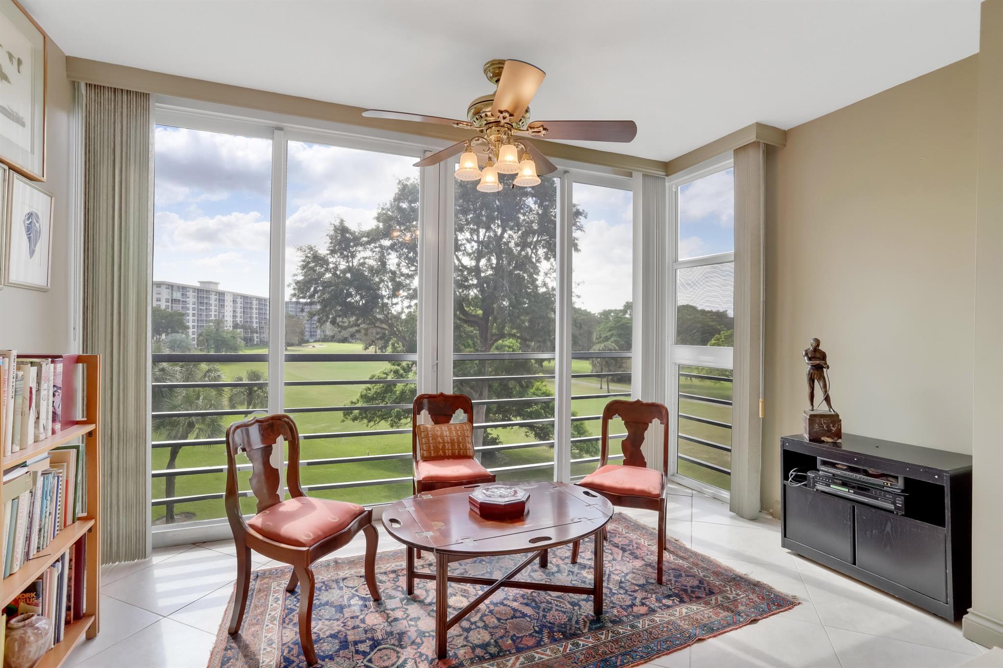 565 Oaks Lane 407