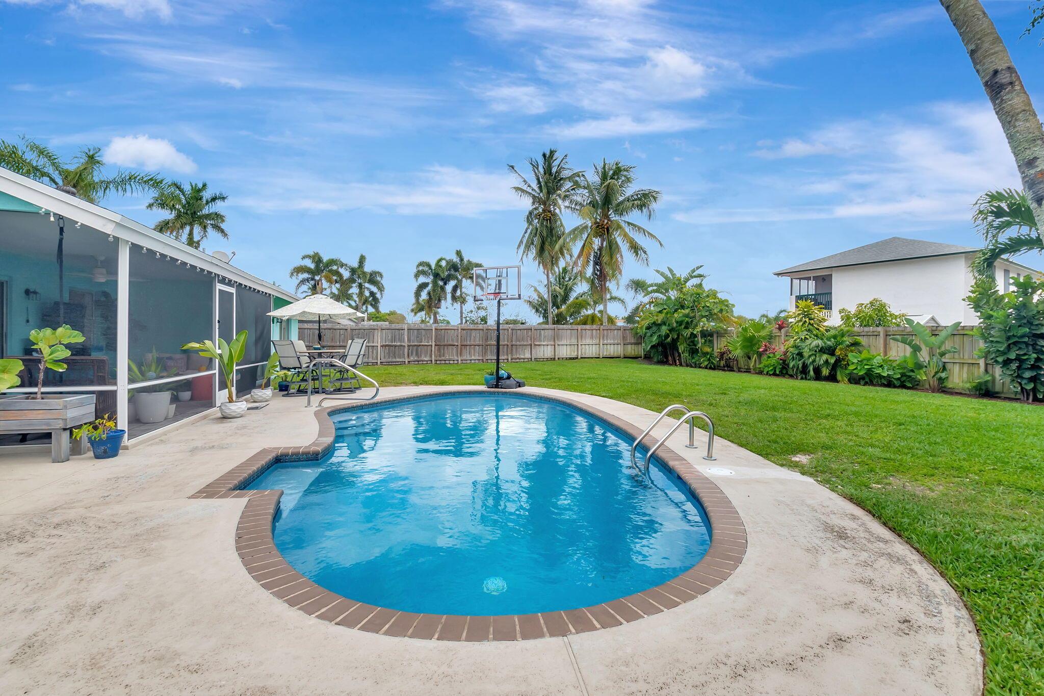 836 NW 9th Way