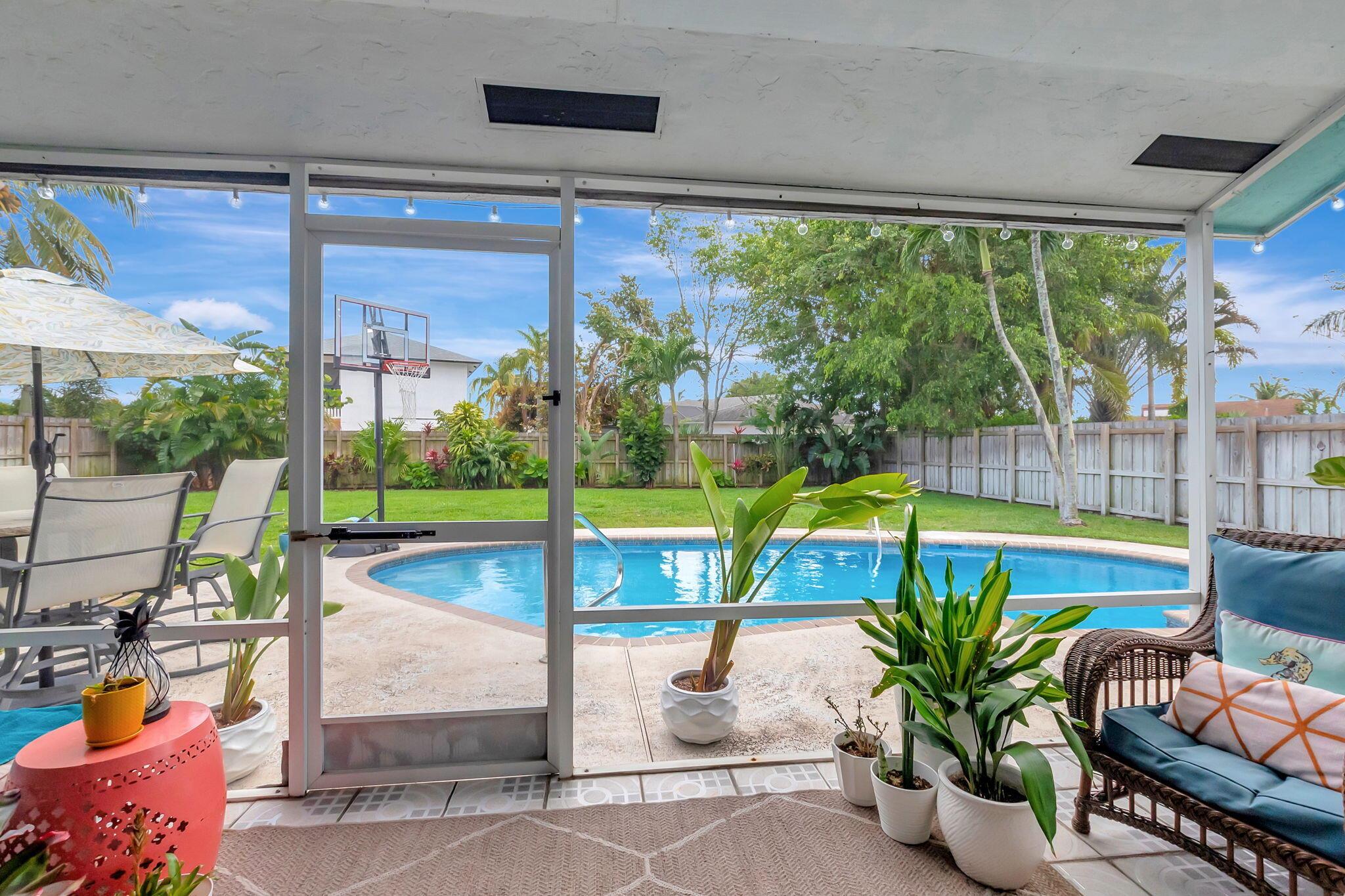 836 NW 9th Way