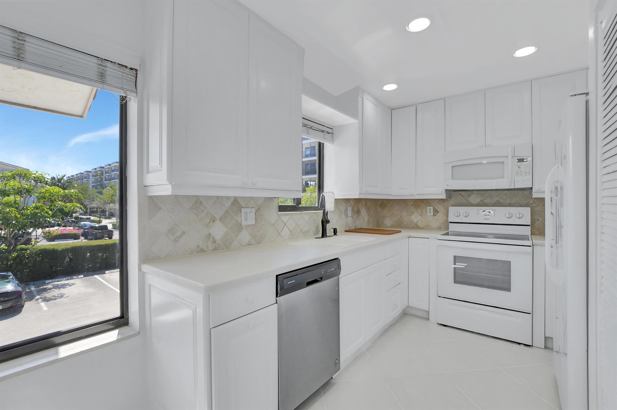 941 Sweetwater Lane 206