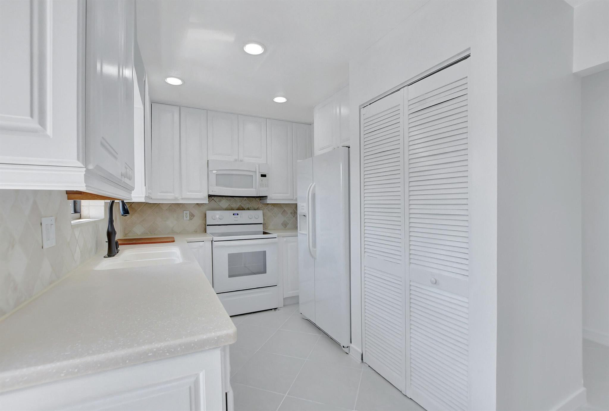 941 Sweetwater Lane 206