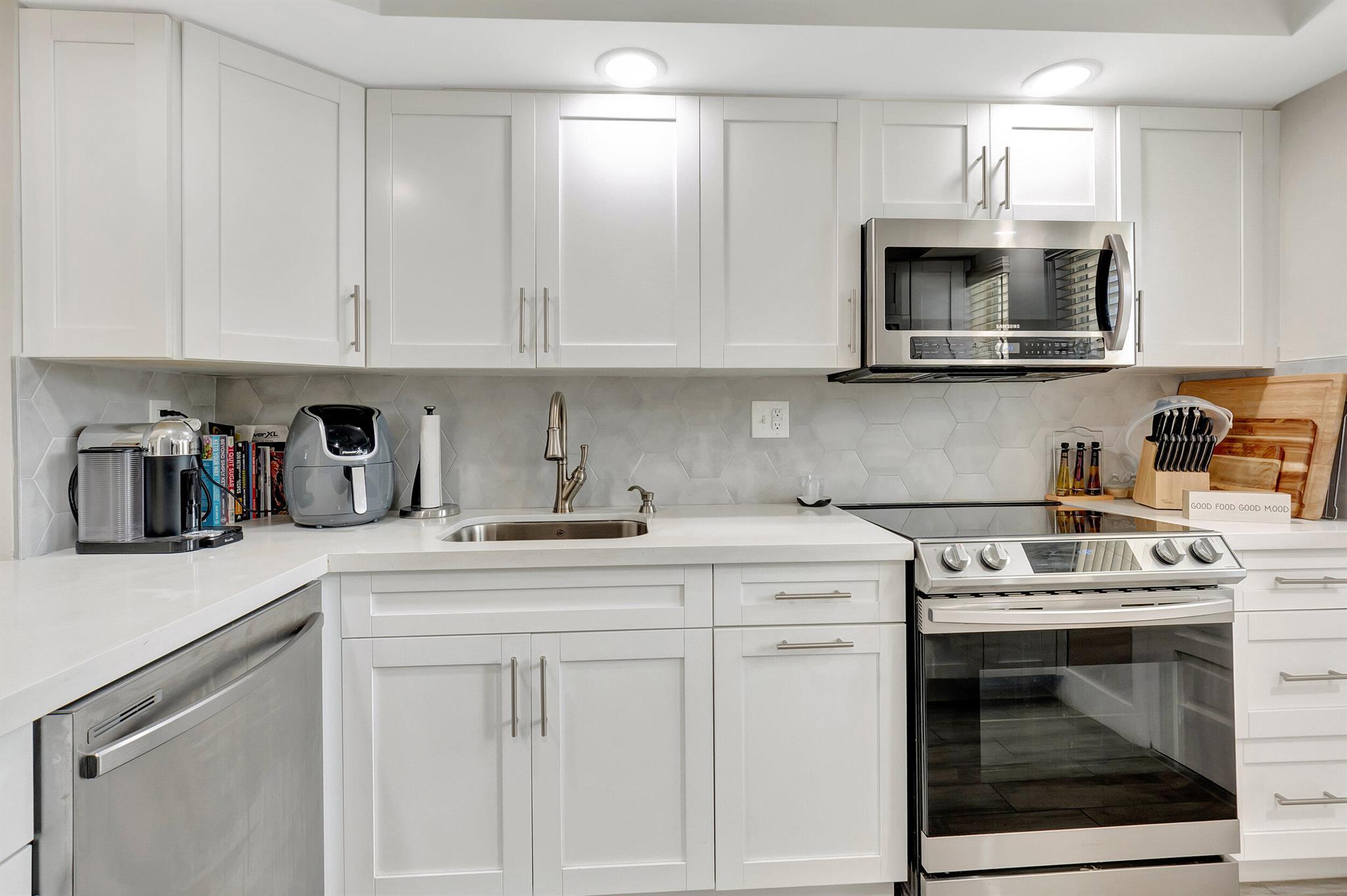 2871 N Ocean Boulevard M126