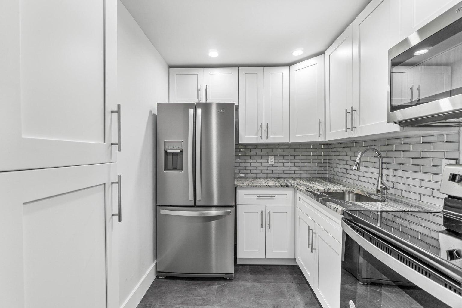 1850 Palm Trail 102