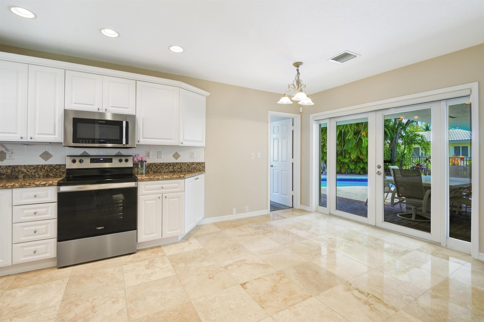 2761 NE 22nd Court